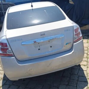Par de lanternas traseira do Nissan Sentra 2012